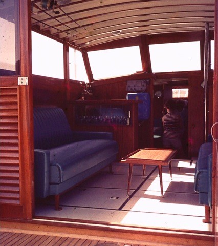 Helen B main cabin